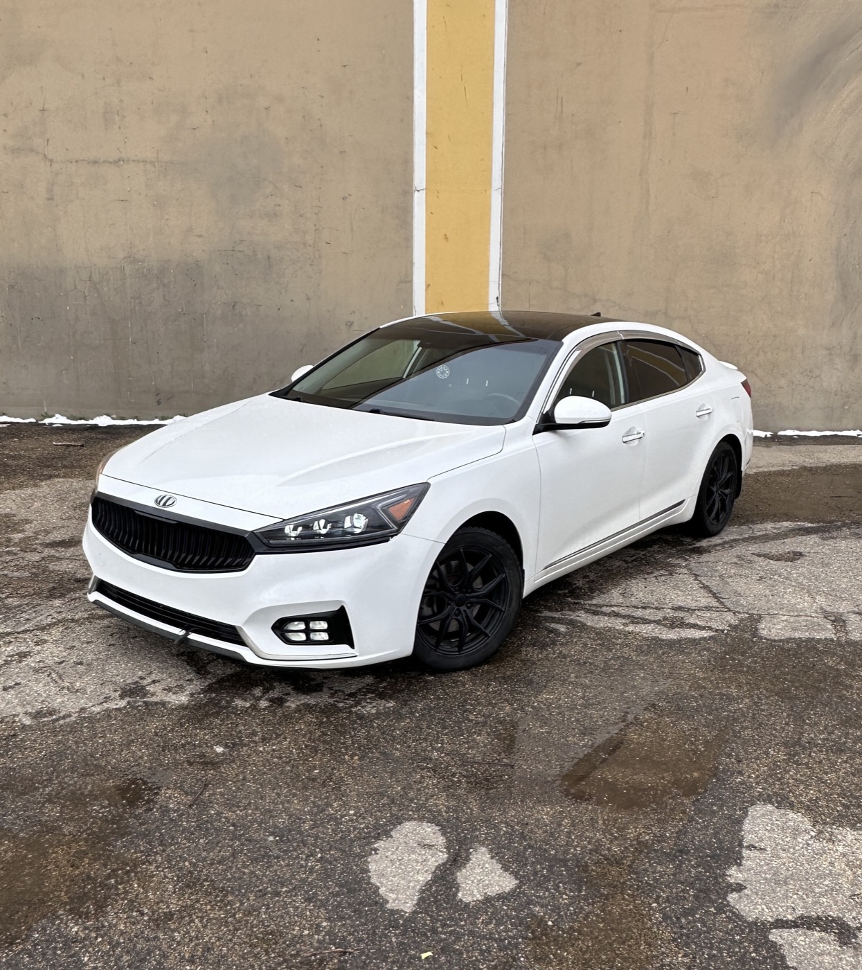 2017 Kia Cadenza at Wozir Auto and Co.